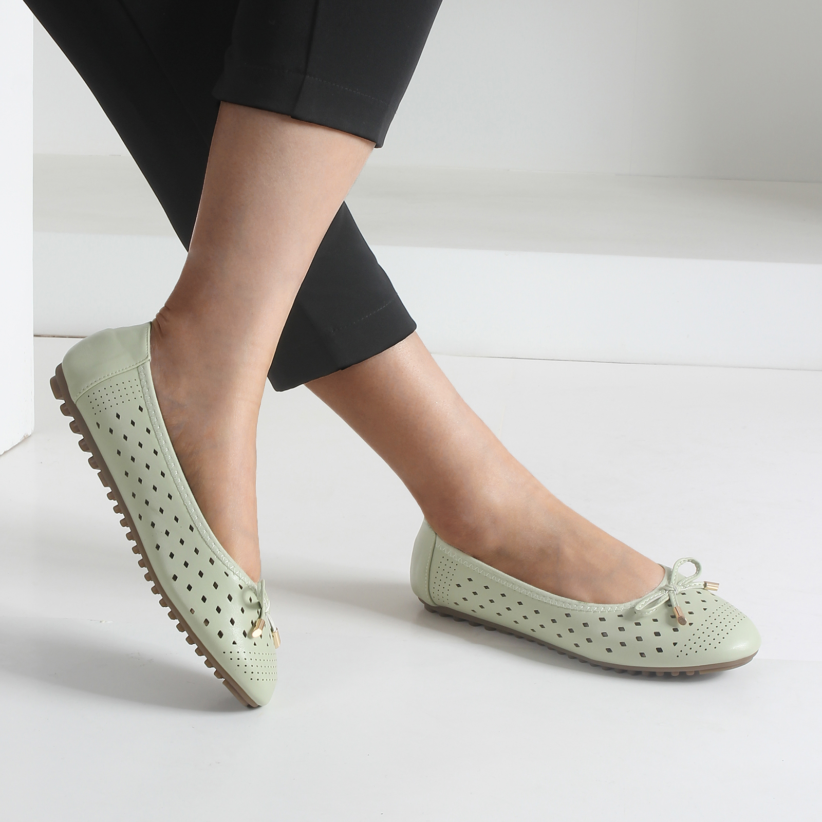 MUSSHOE Hallowed-out Comfortable Flats