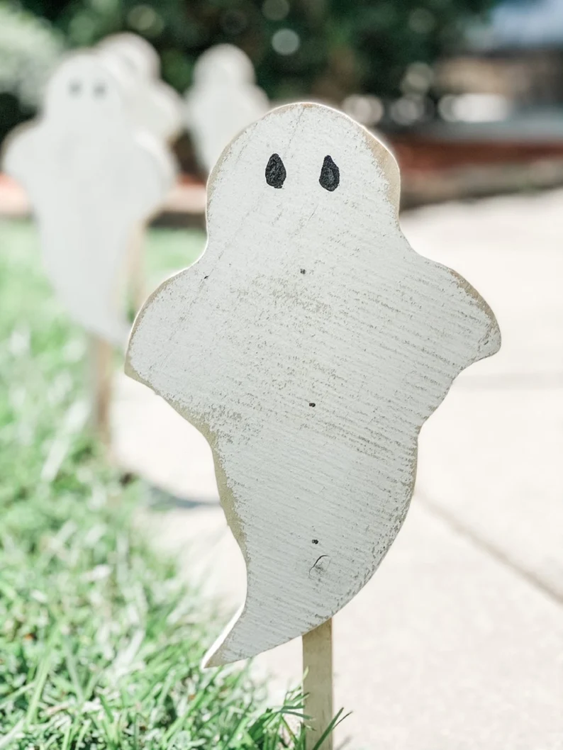 Ghost Yard Stakes, Halloween Ghost, Wood Ghosts, Farmhouse Ghosts, Rustic Ghosts, Halloween Yard Decor, Ghost Yard Art,