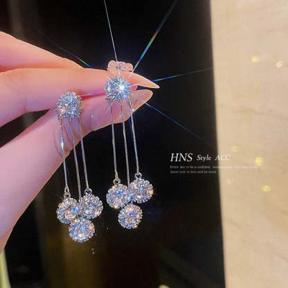 2023 Zircon Round Petal Earrings