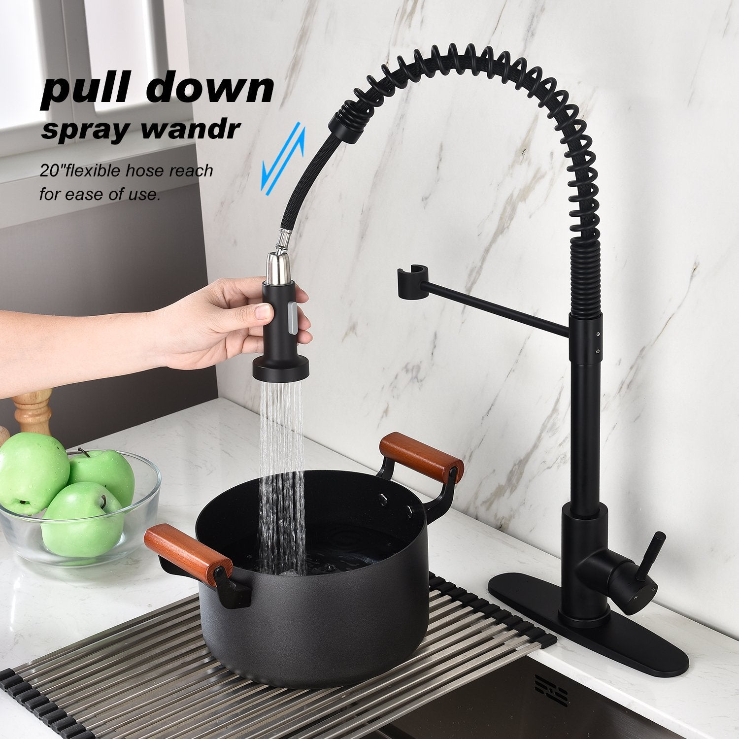 Kitchen Faucet with Pull Out Sprayer in Matte Black-Boyel Living