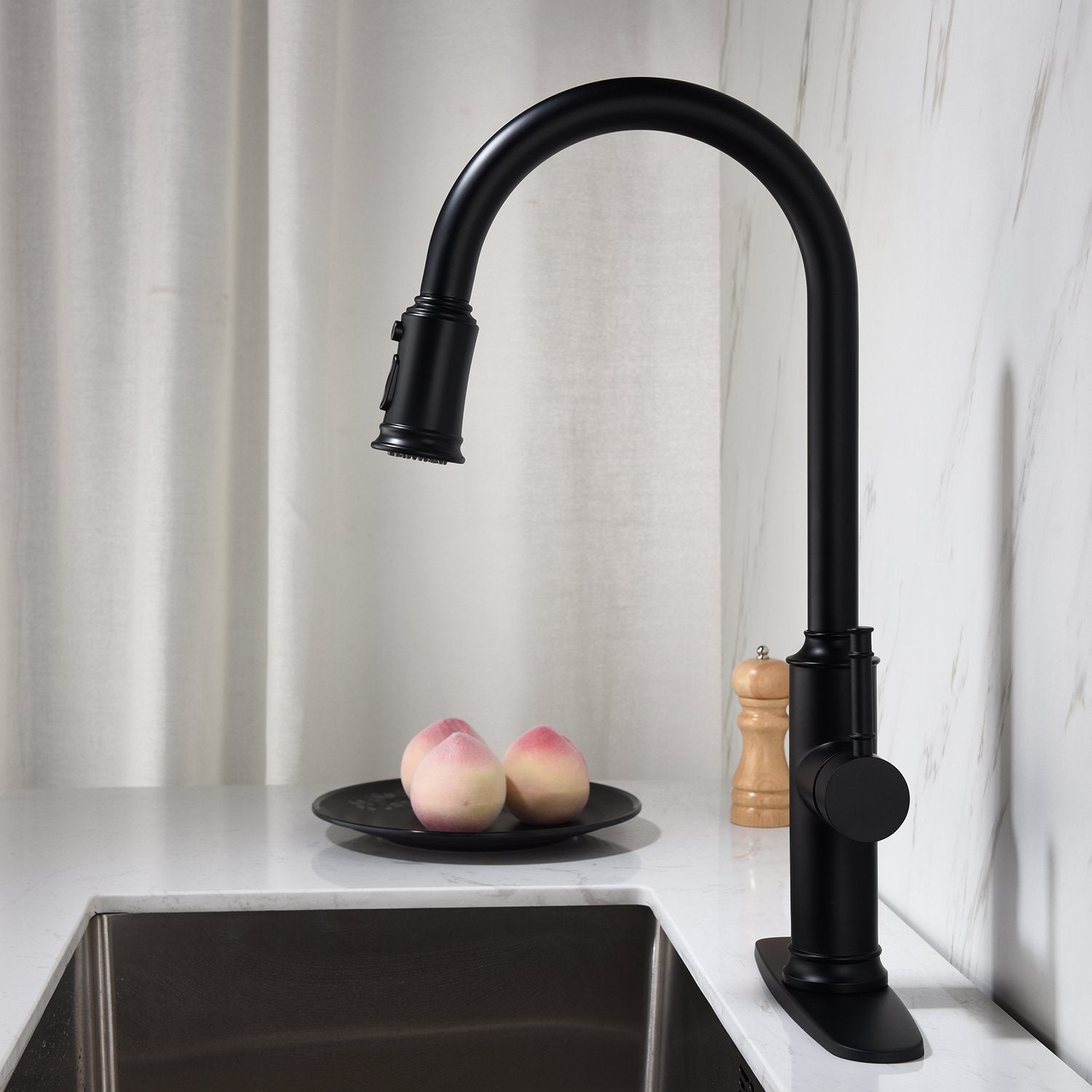 Single Handle Kitchen Faucet with Pull Out Sprayer-Boyel Living