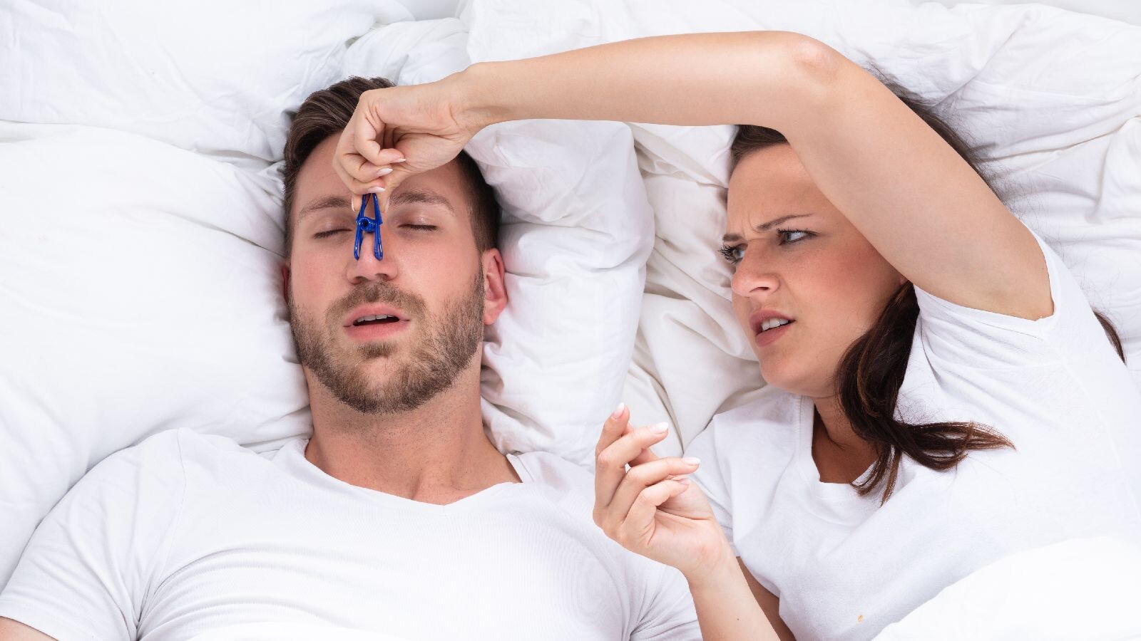 Know how to stop snoring and its treatment options | HealthShots
