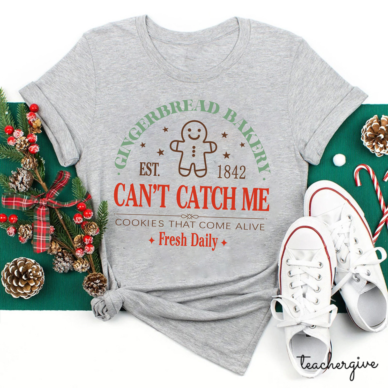 Gingerbread Bakery Can't Catch Me Cookies That Come Alive Teacher T-Shirt