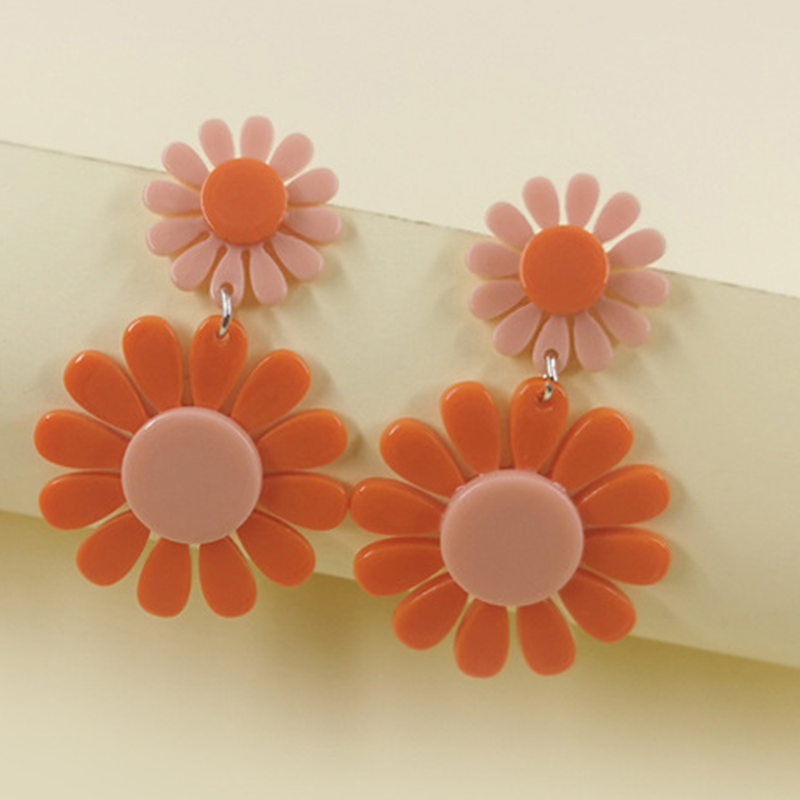 Exquisite Orange Daisy Acrylic Earrings