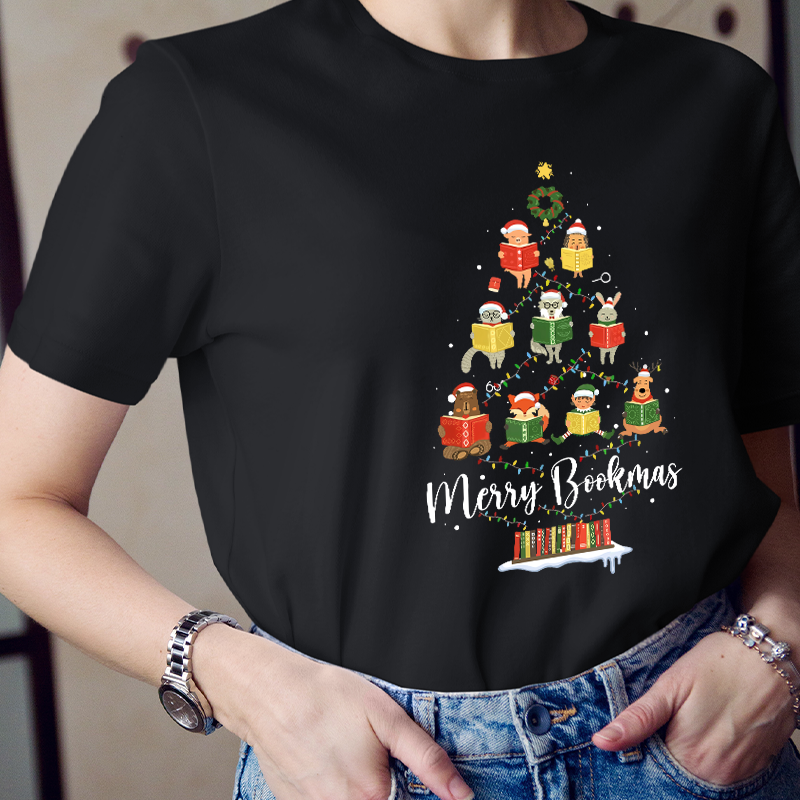 Look Everyone Is Reading Merry Bookmas Teacher T-Shirt