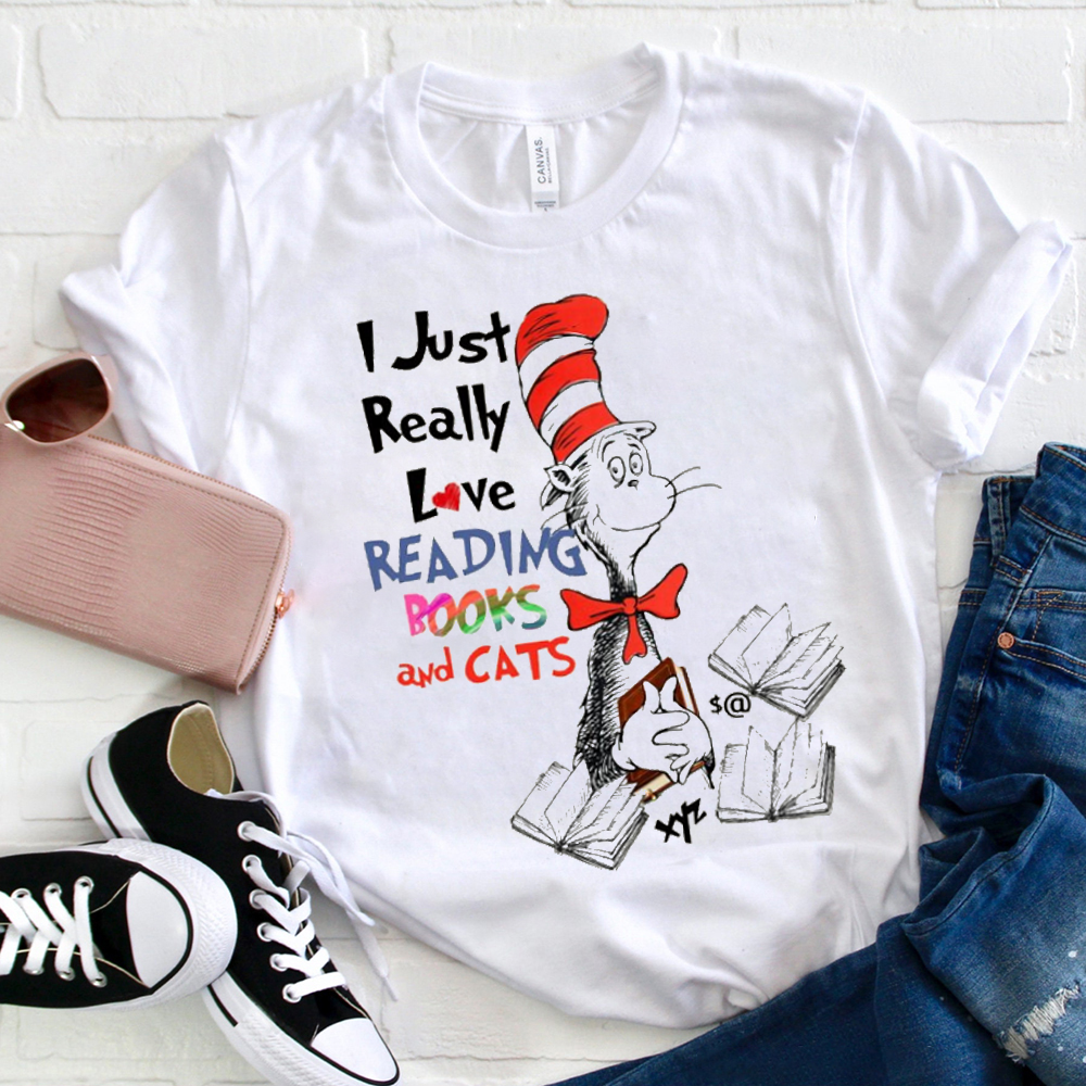 I Just Love Reading Books And Cats T-Shirt
