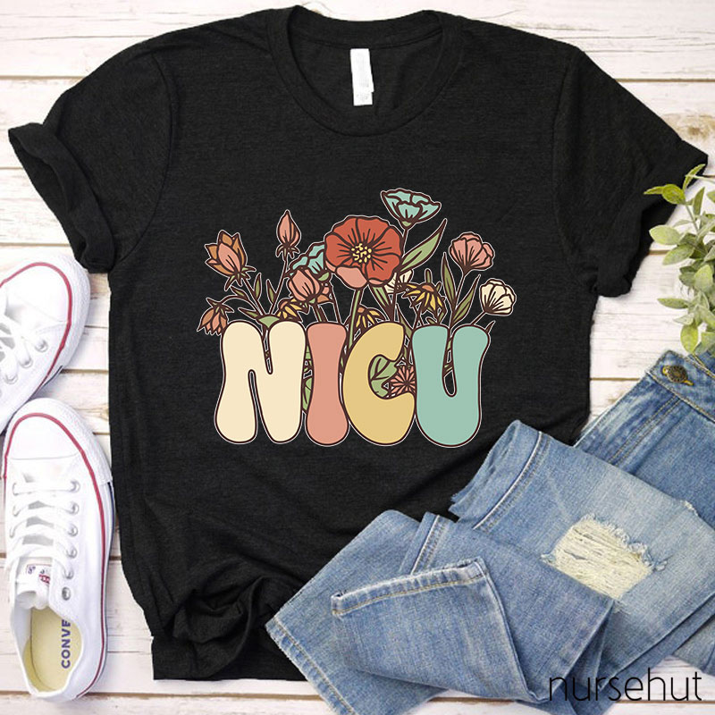 Pretty NICU Nurse With Flowers Nurse T-Shirt