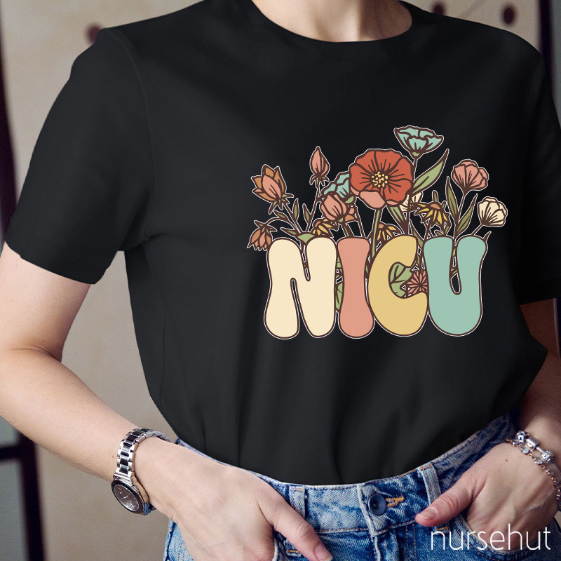 Pretty NICU Nurse With Flowers Nurse T-Shirt