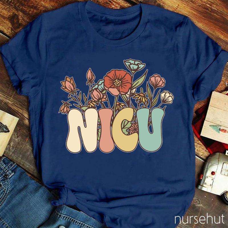 Pretty NICU Nurse With Flowers Nurse T-Shirt
