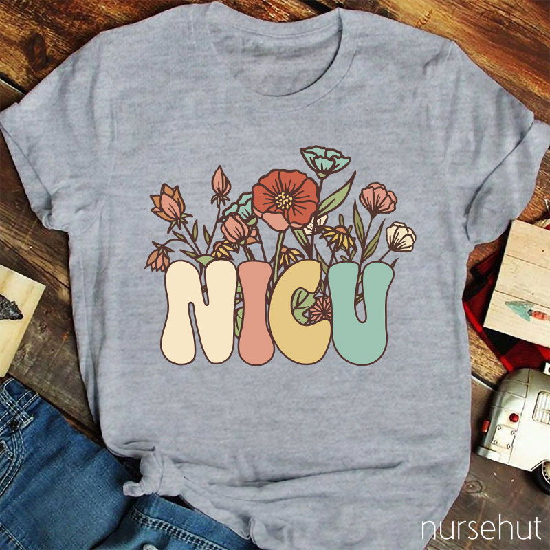 Pretty NICU Nurse With Flowers Nurse T-Shirt