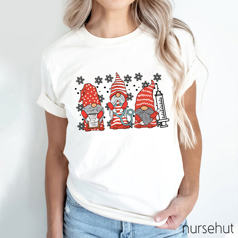 Gnomes Christmas Vibes Nurse T-Shirt
