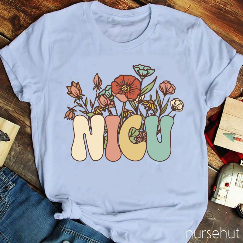 Pretty NICU Nurse With Flowers Nurse T-Shirt