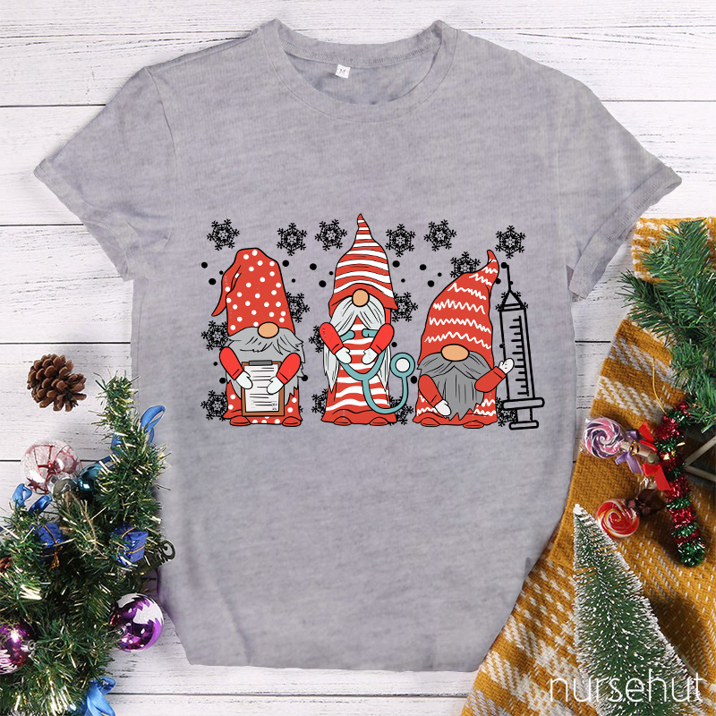 Gnomes Christmas Vibes Nurse T-Shirt