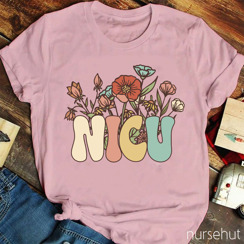Pretty NICU Nurse With Flowers Nurse T-Shirt