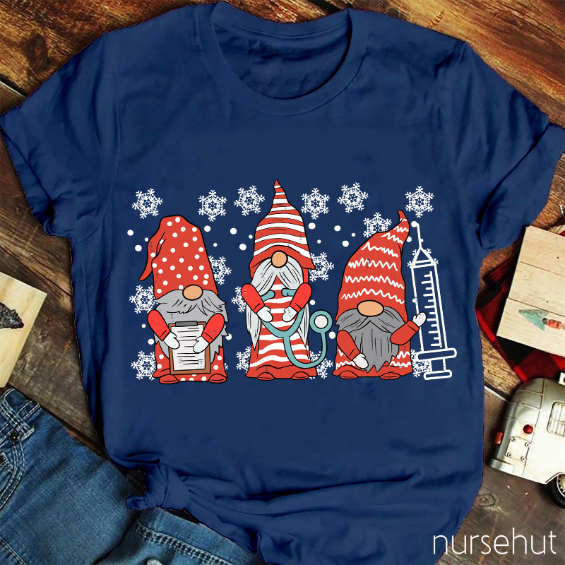 Gnomes Christmas Vibes Nurse T-Shirt