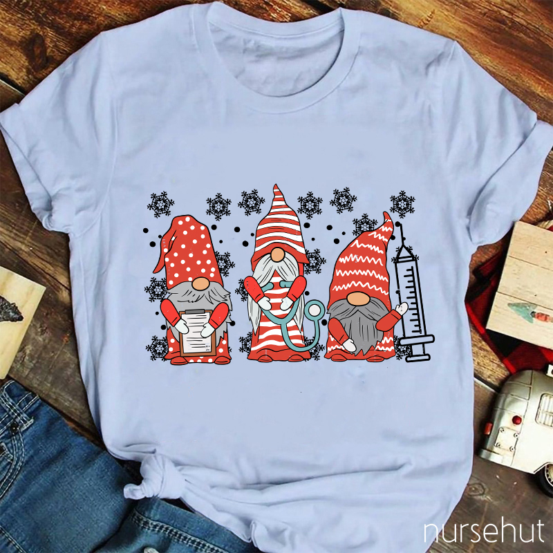 Gnomes Christmas Vibes Nurse T-Shirt