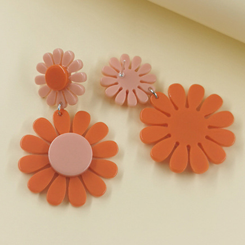 Exquisite Orange Daisy Acrylic Earrings