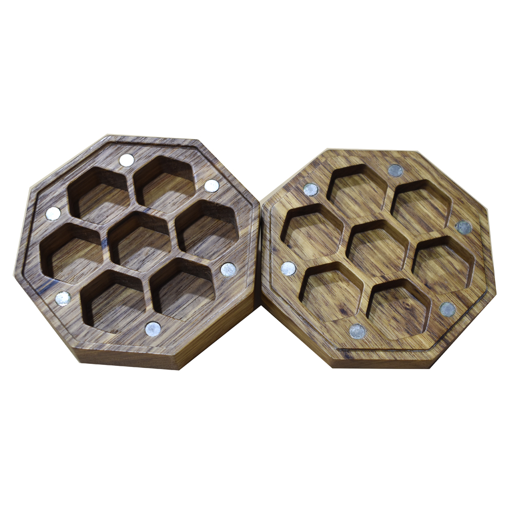 Small Sabah Wooden Magnetic Dice Box