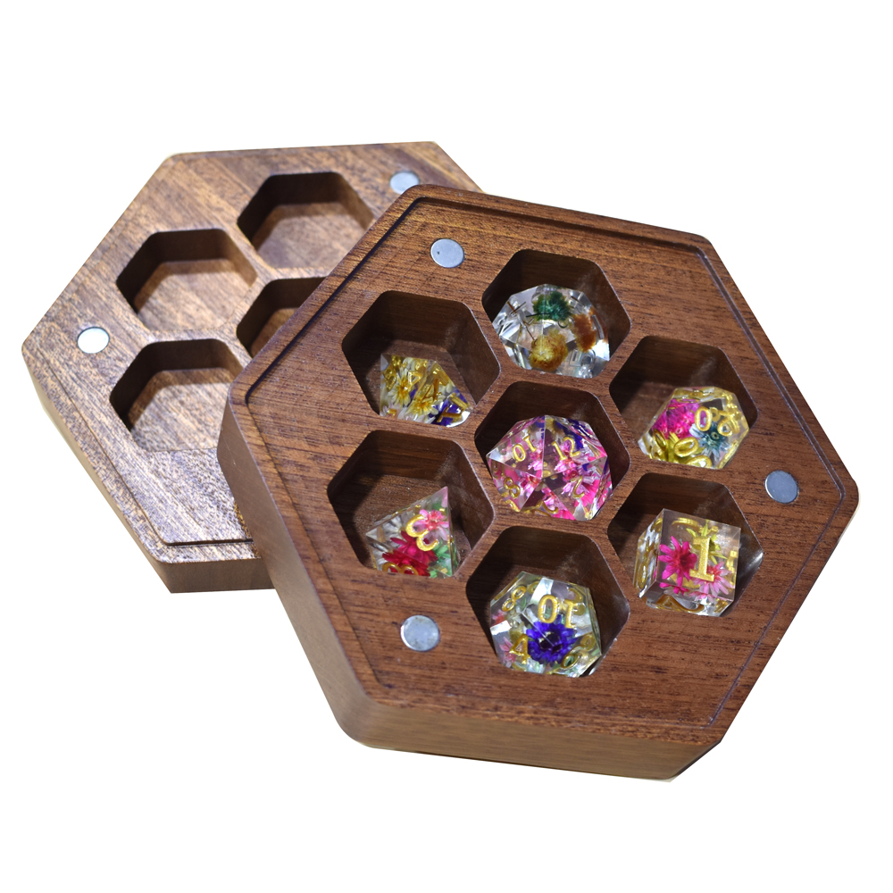 Sabah Wooden Magnetic Dice Box