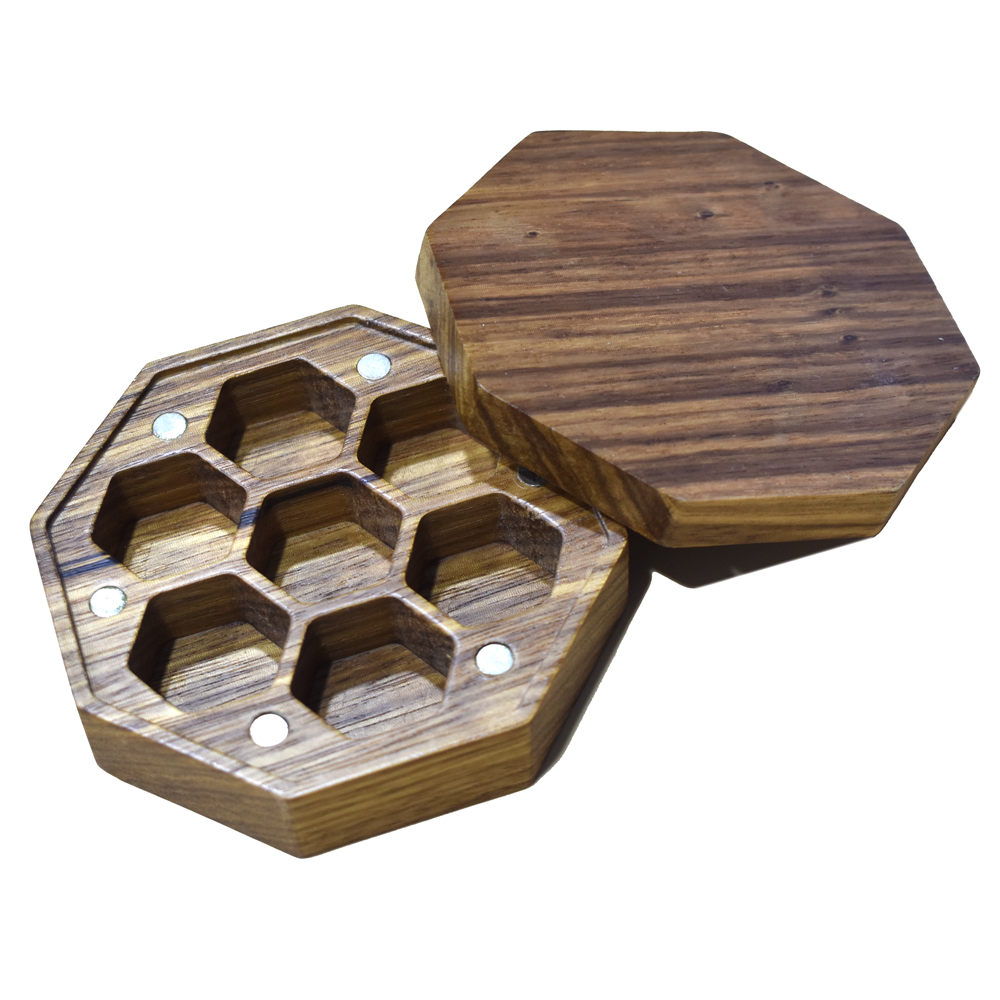 Small Sabah Wooden Magnetic Dice Box