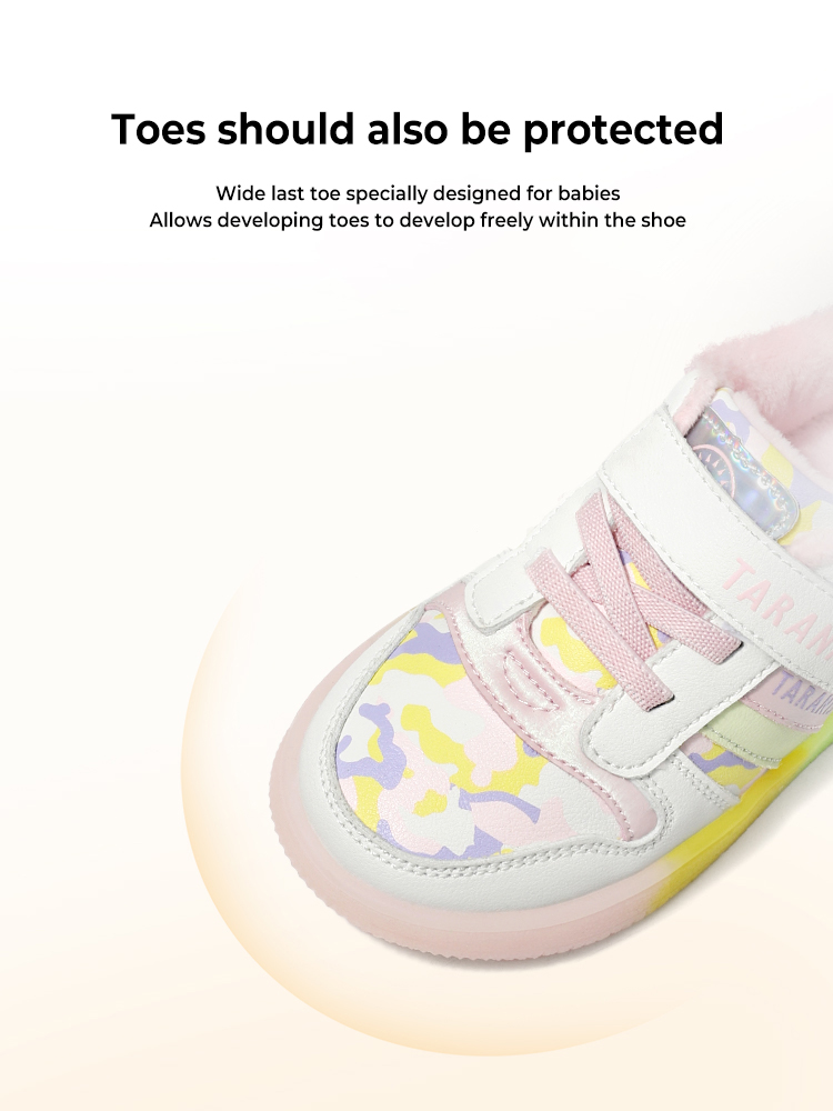 TARANISkids Winter New Plush Soft Sole Flashing Lights Sneakers