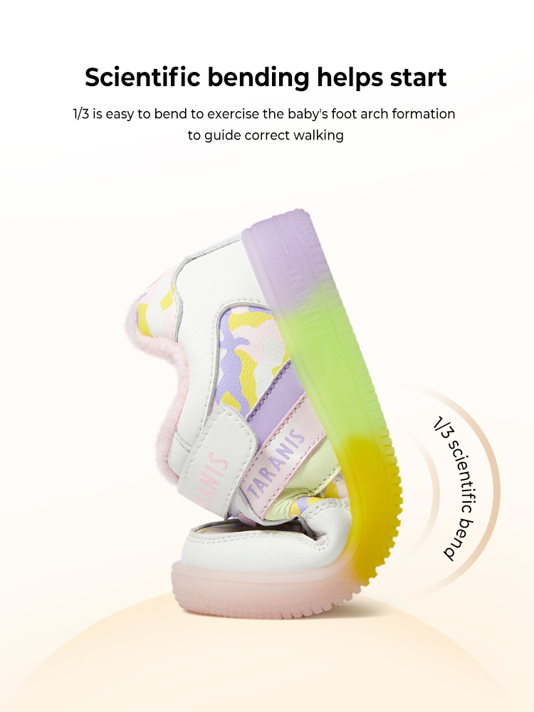 TARANISkids Winter New Plush Soft Sole Flashing Lights Sneakers