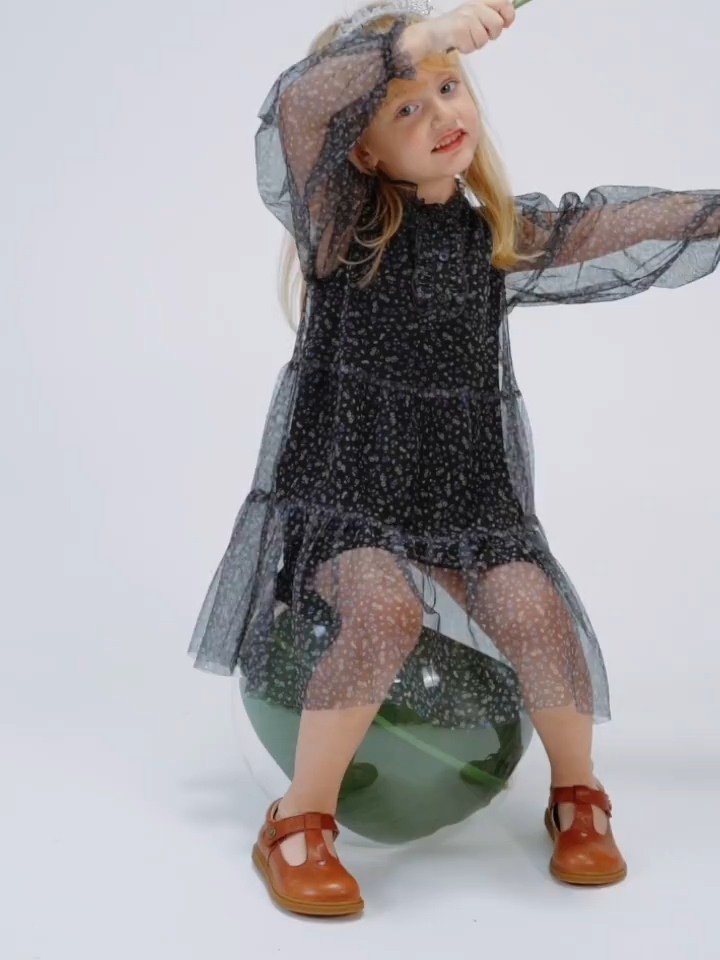 TARANIS Spring and autumn new girls kindergarten leather shoes simple hollow soft bottom sheepskin leather shoes for children