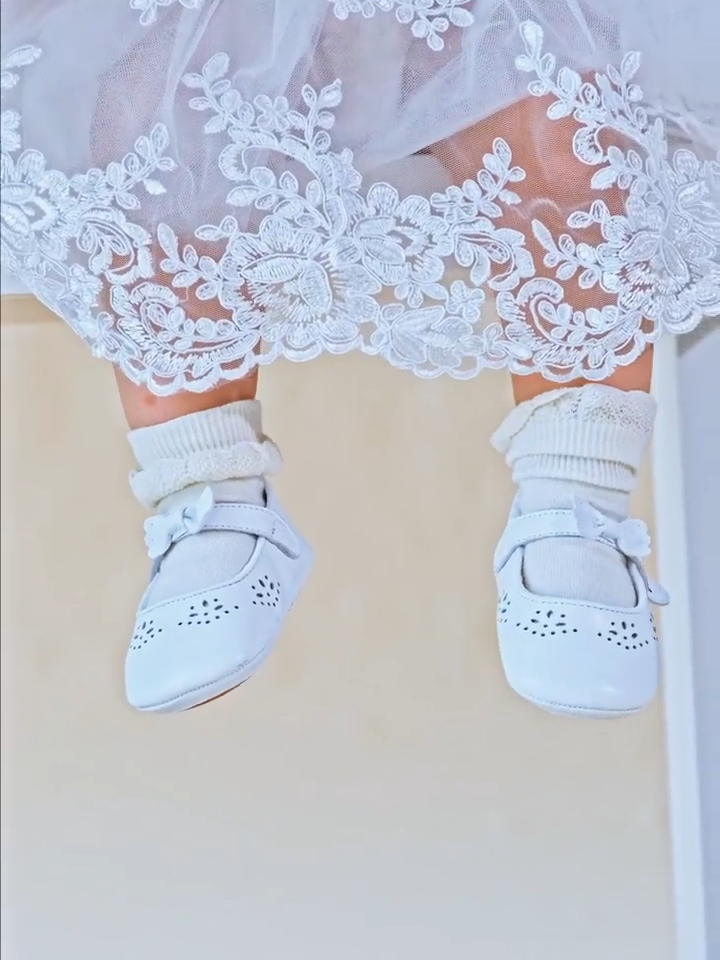 TARANIS Autumn new female baby step before shoes sheepskin hollow-out breathable small leather shoes baby princess shoes