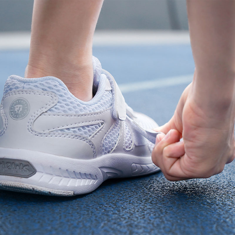 TARANIS Small White Shoes Shock Absorption Breathable Net Surface Non Slip Soft Bottom Basketball Shoes Boys Running Shoes Girls Sports Shoes