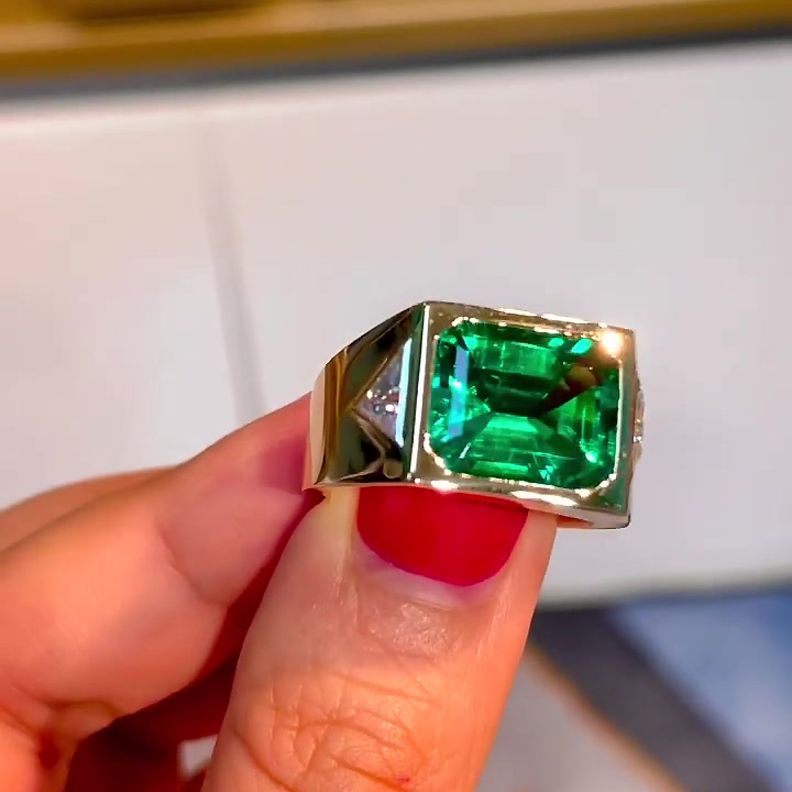 4ct Bezel Setting Emerald Cut Emerald Sapphire Engagement Ring
