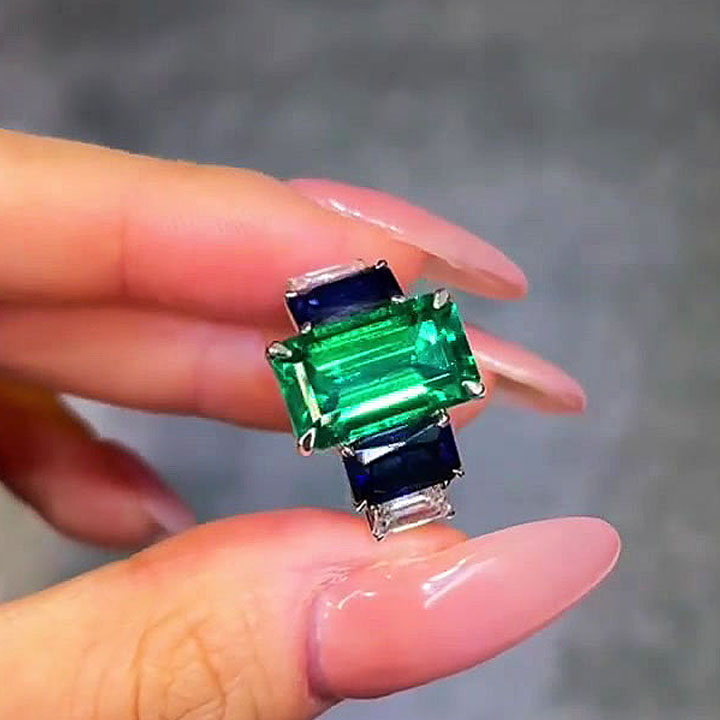 5.5ct Seven-stone Emerald Sapphire Ring