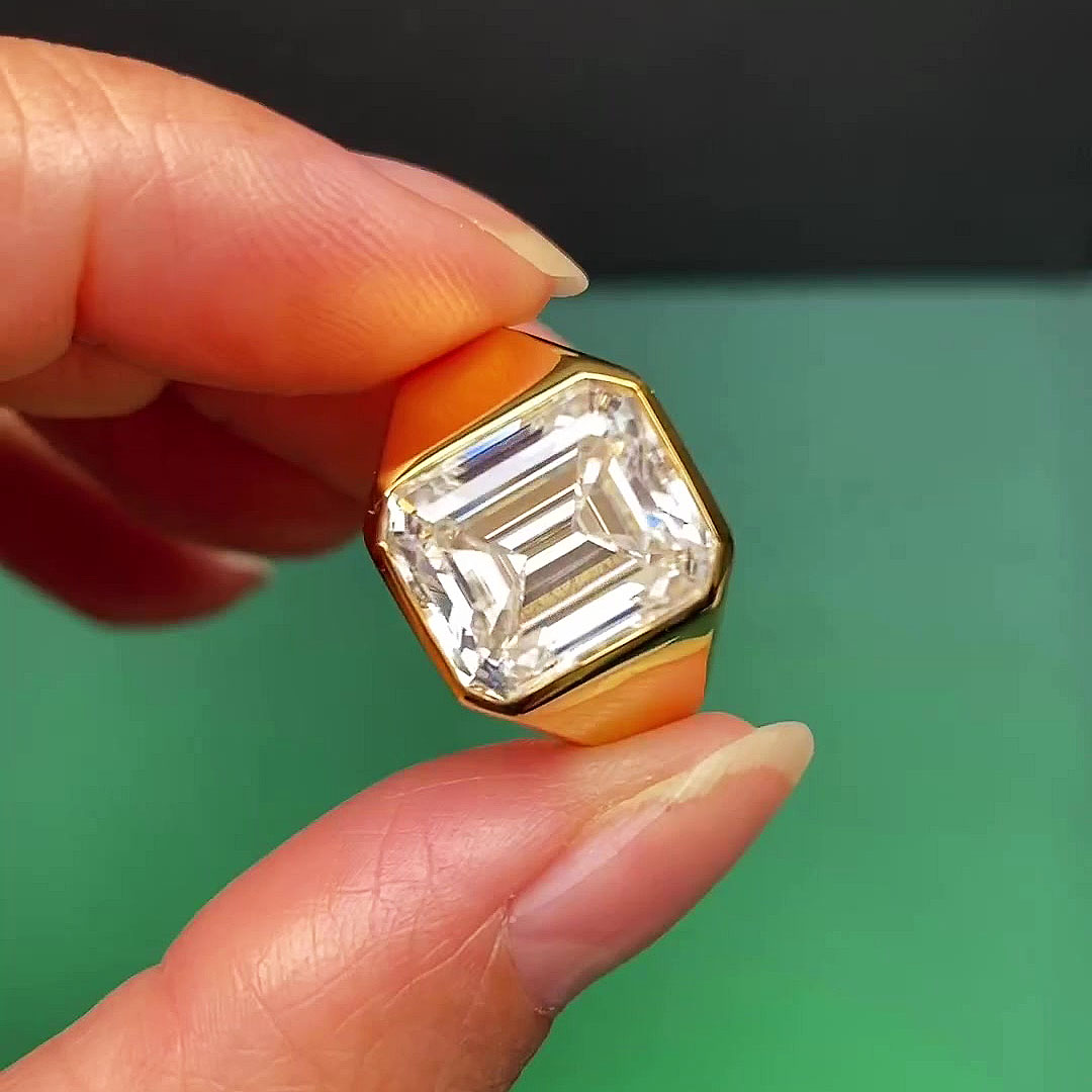 Bezel setting store emerald cut