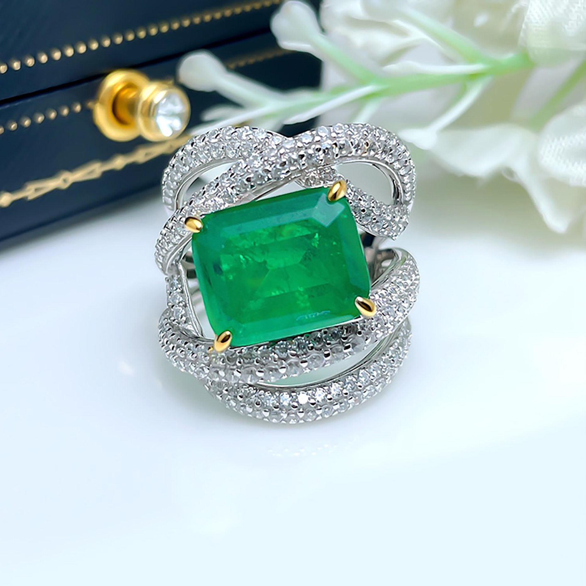 8ct Emerald Cut Vibrant Emerald Sapphire Engagement Ring