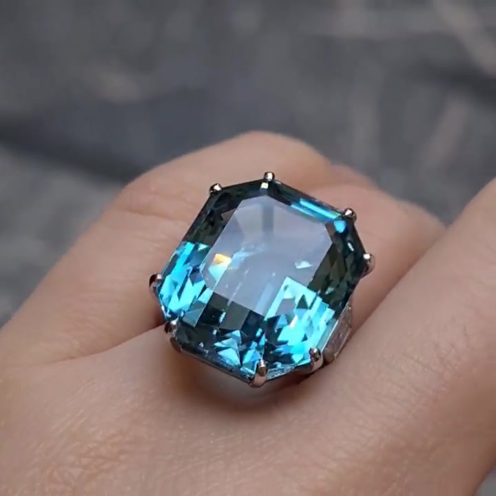7ct Octagon Cut Aquamarine Sapphire Engagement Ring