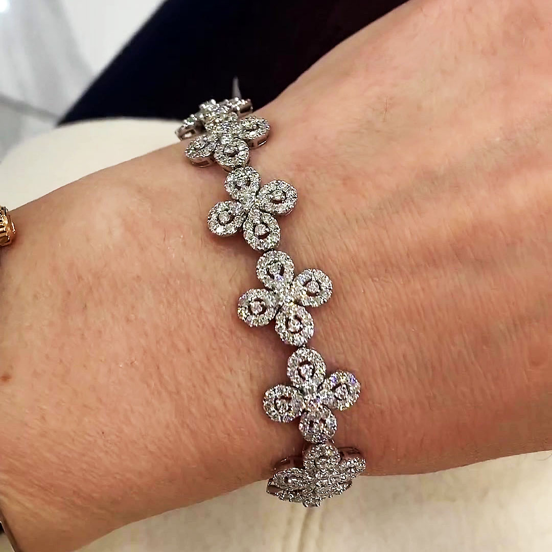 Round&Pear Cut White Leaf Clover Sapphire Bracelet