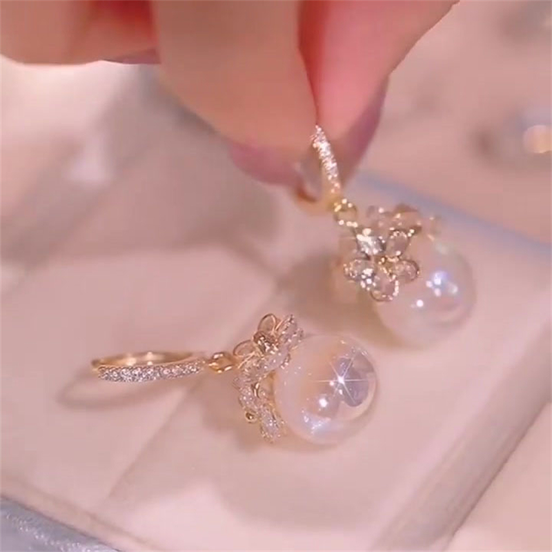 Pearl Flower Diamond Round Cut Earrings
