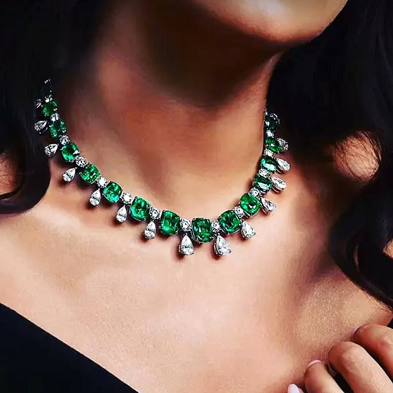 Cushion Cut Emerald Choker Necklace