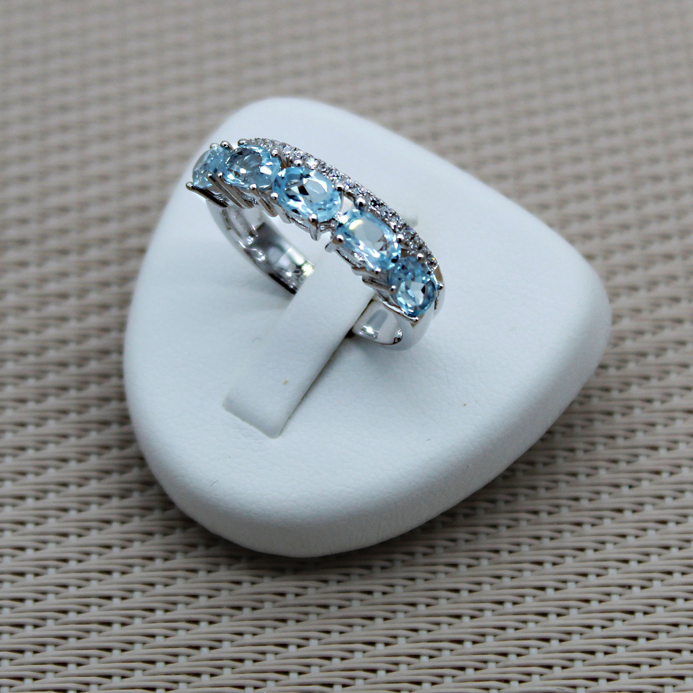 4.25ct Oval Cut Aquamarine Sapphire Eternity Ring