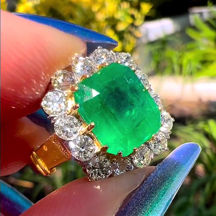 10ct Art Deco Halo Radiant Cut Green Sapphire Ring