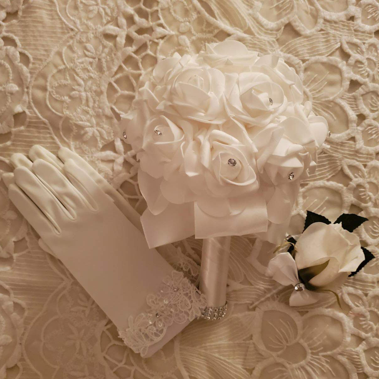 BABEYOND Lace Gloves for Women Wedding Floral Brial Gloves