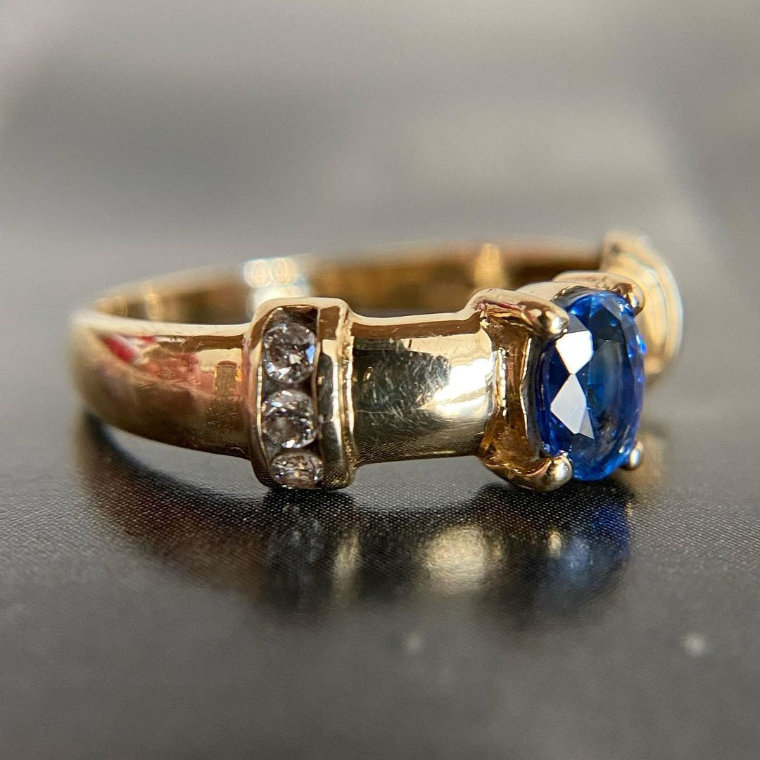 1ct Oval Cut Blue Sapphire Engagement Ring