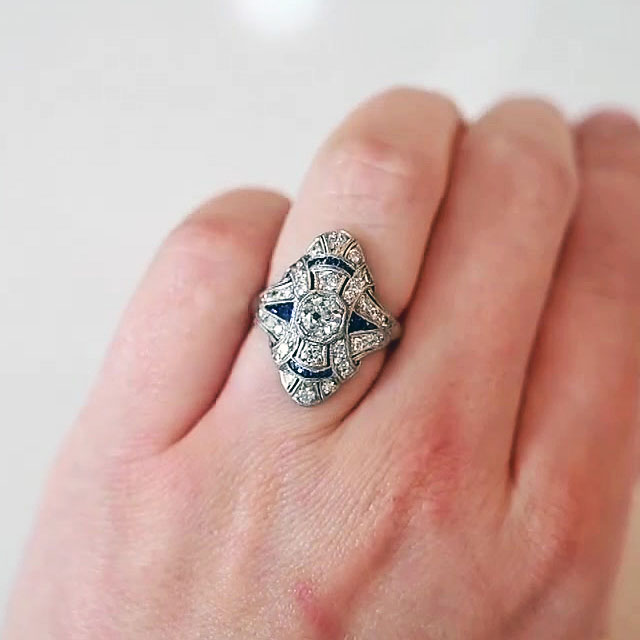 1.5ct Round Cut Blue Sapphire Engagement Ring