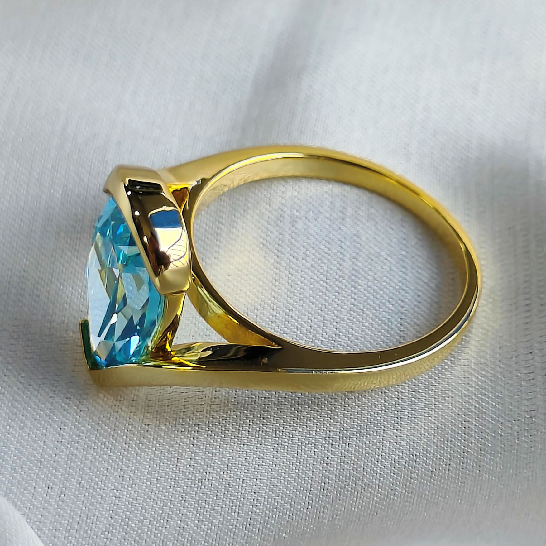 5ct Bypass Shank Pear Cut Aquamarine Sapphire Ring