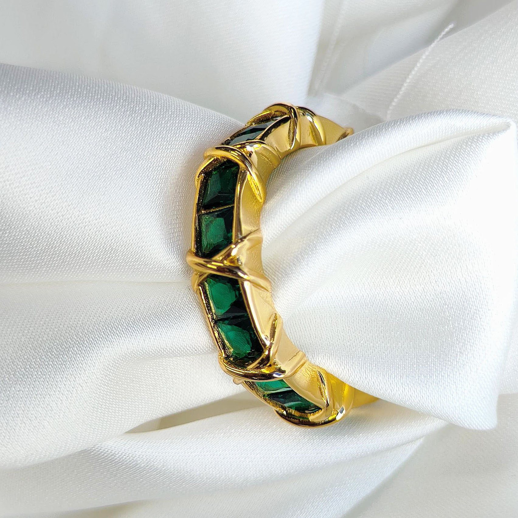 3.5ct Princess Cut Emerald Green Wedding Band