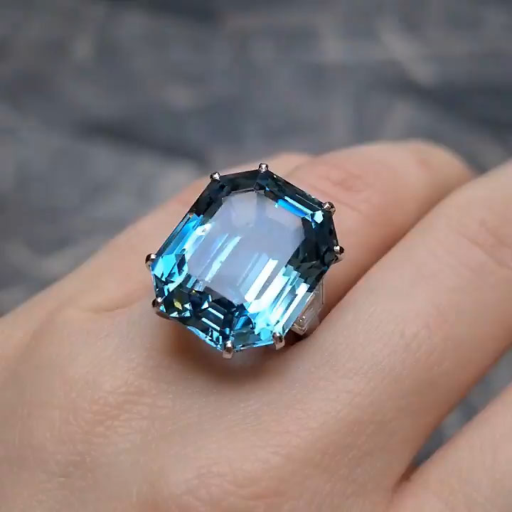7ct Octagon Cut Aquamarine Sapphire Engagement Ring