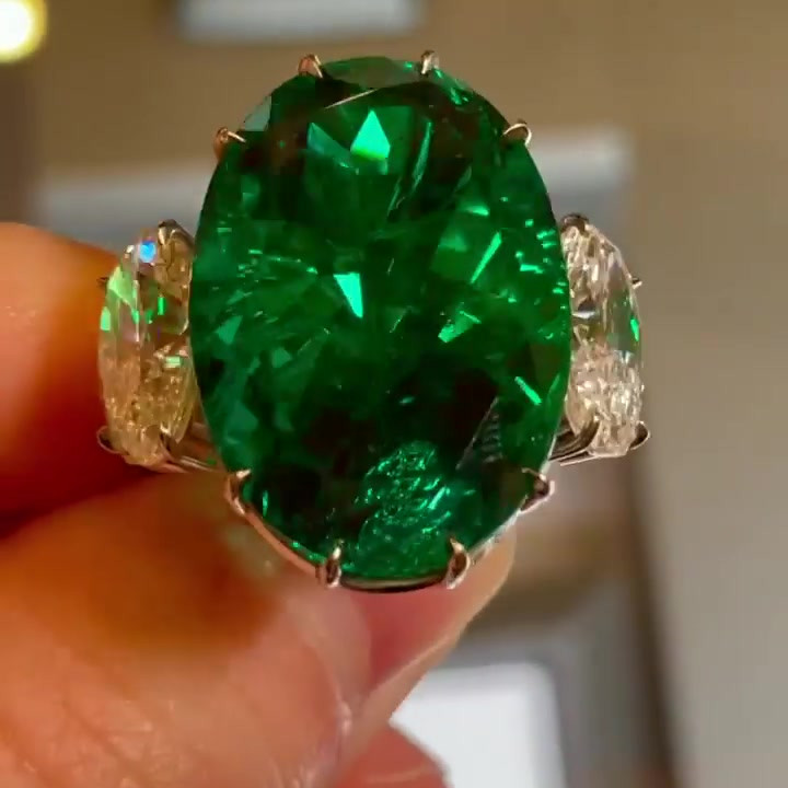 10ct Oval Cut Emerald Sapphire Wedding Ring