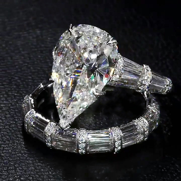 7ct Pear Cut White Sapphire Wedding Band Set