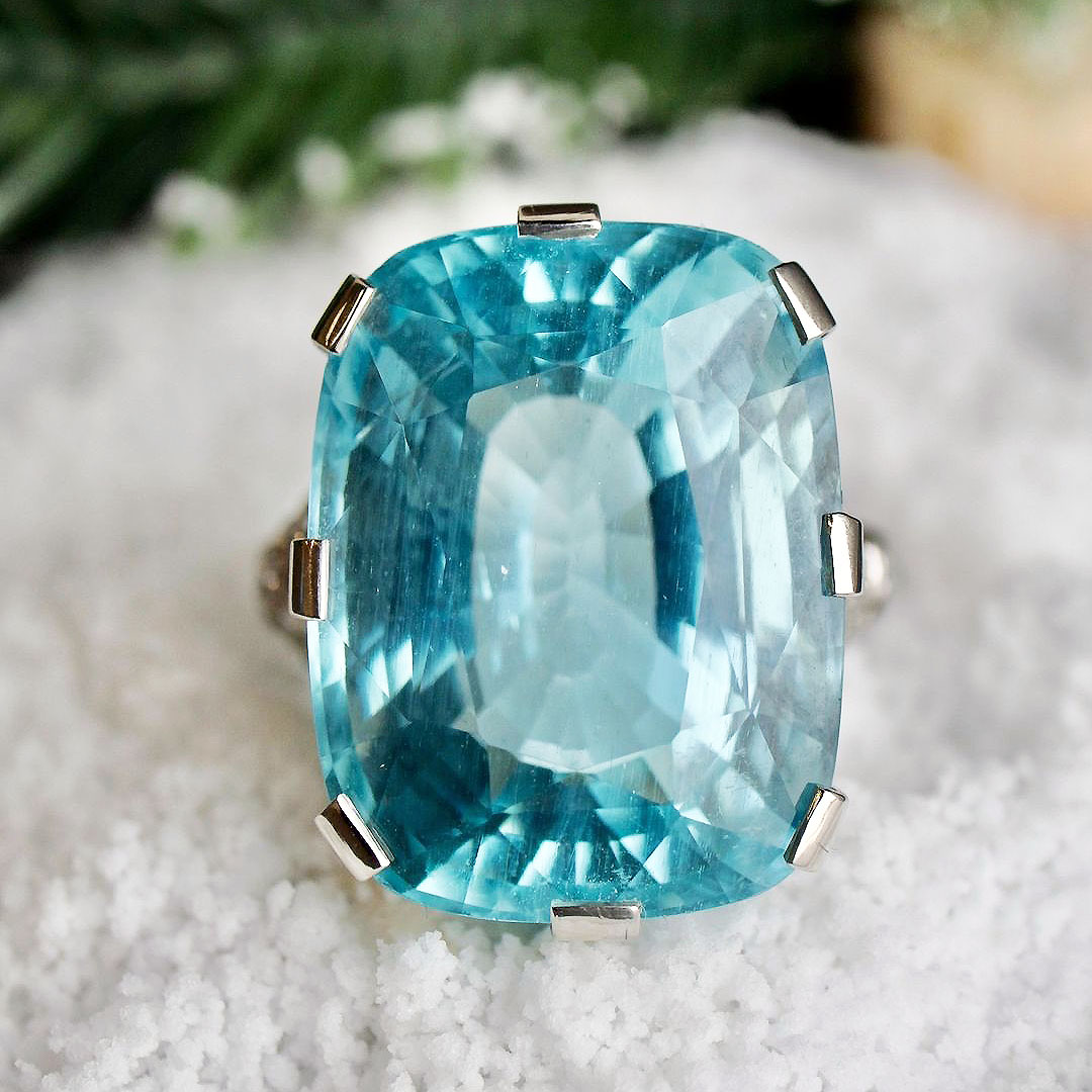 8ct Cushion Cut Aquamarine Sapphire Engagement Ring