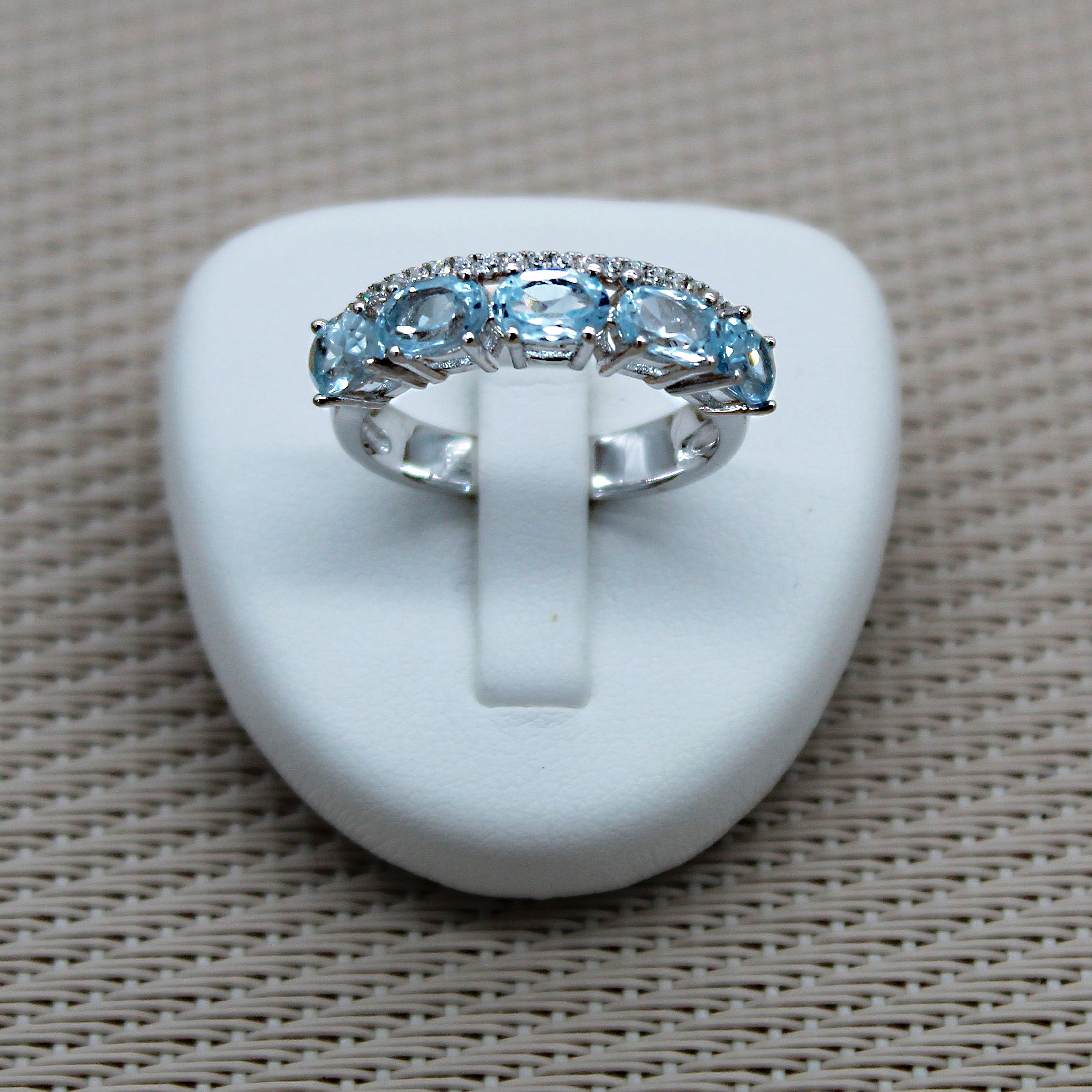 4.25ct Oval Cut Aquamarine Sapphire Eternity Ring