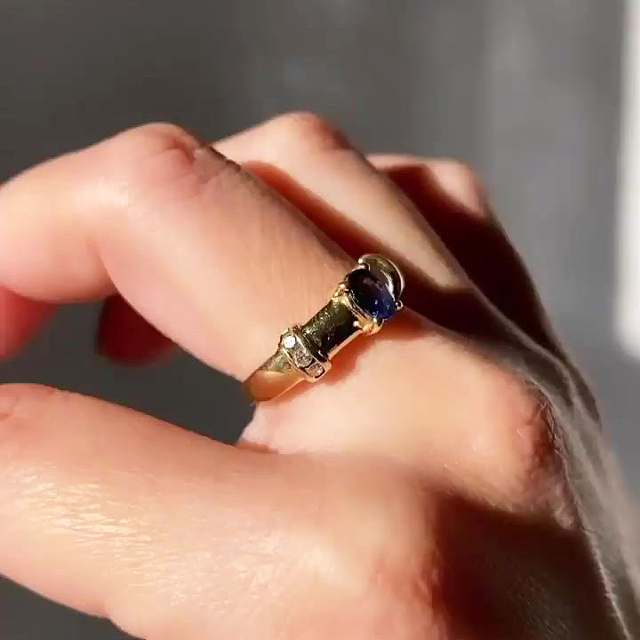 1ct Oval Cut Blue Sapphire Engagement Ring